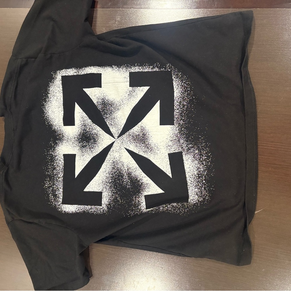 Black and white Off-White streetwear t-shirt #streetwear